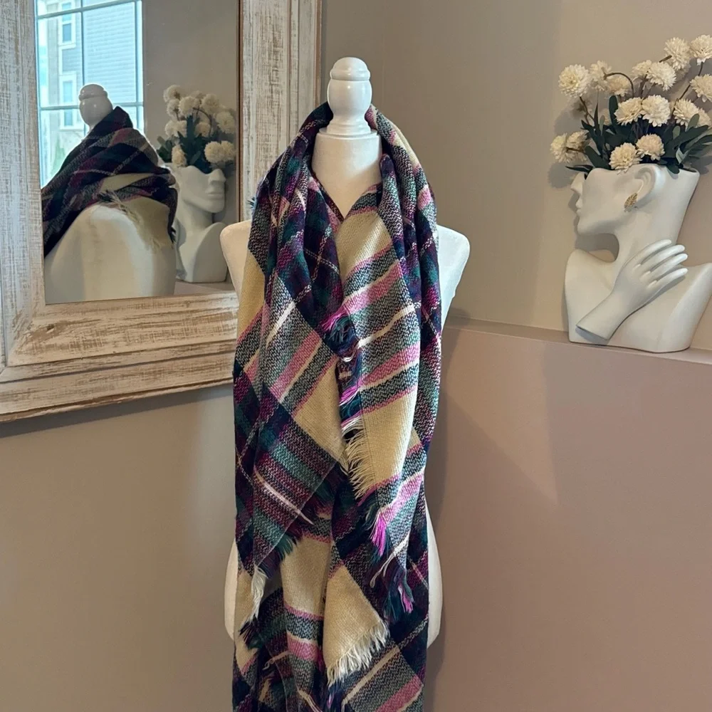 Women’s Plaid Blanket Scarf Winter Fall purple green‎ blue and Cream Cozy Style